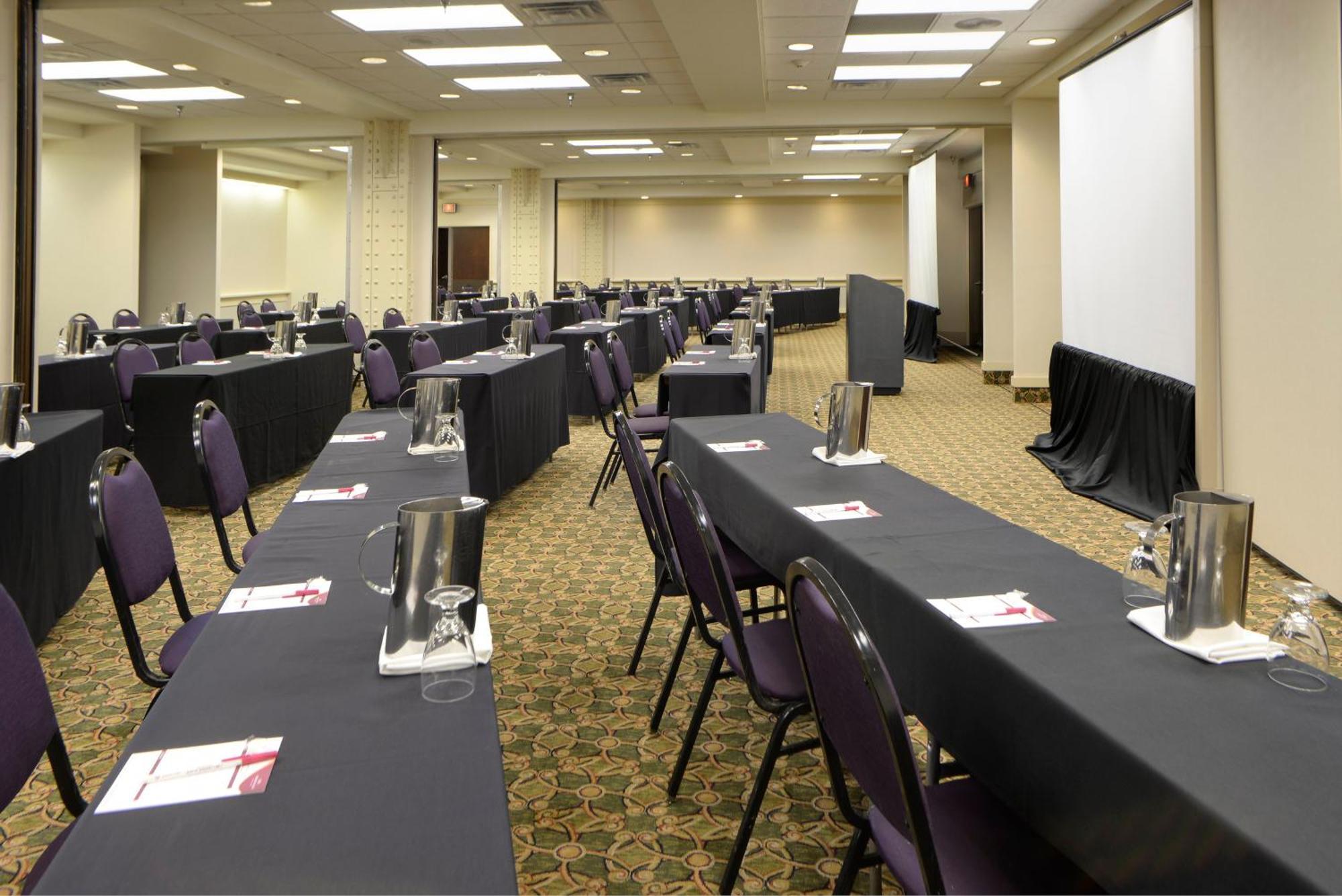 Hotel Crowne Plaza Indianapolis-Dwtn-Union Stn By Ihg Exterior foto
